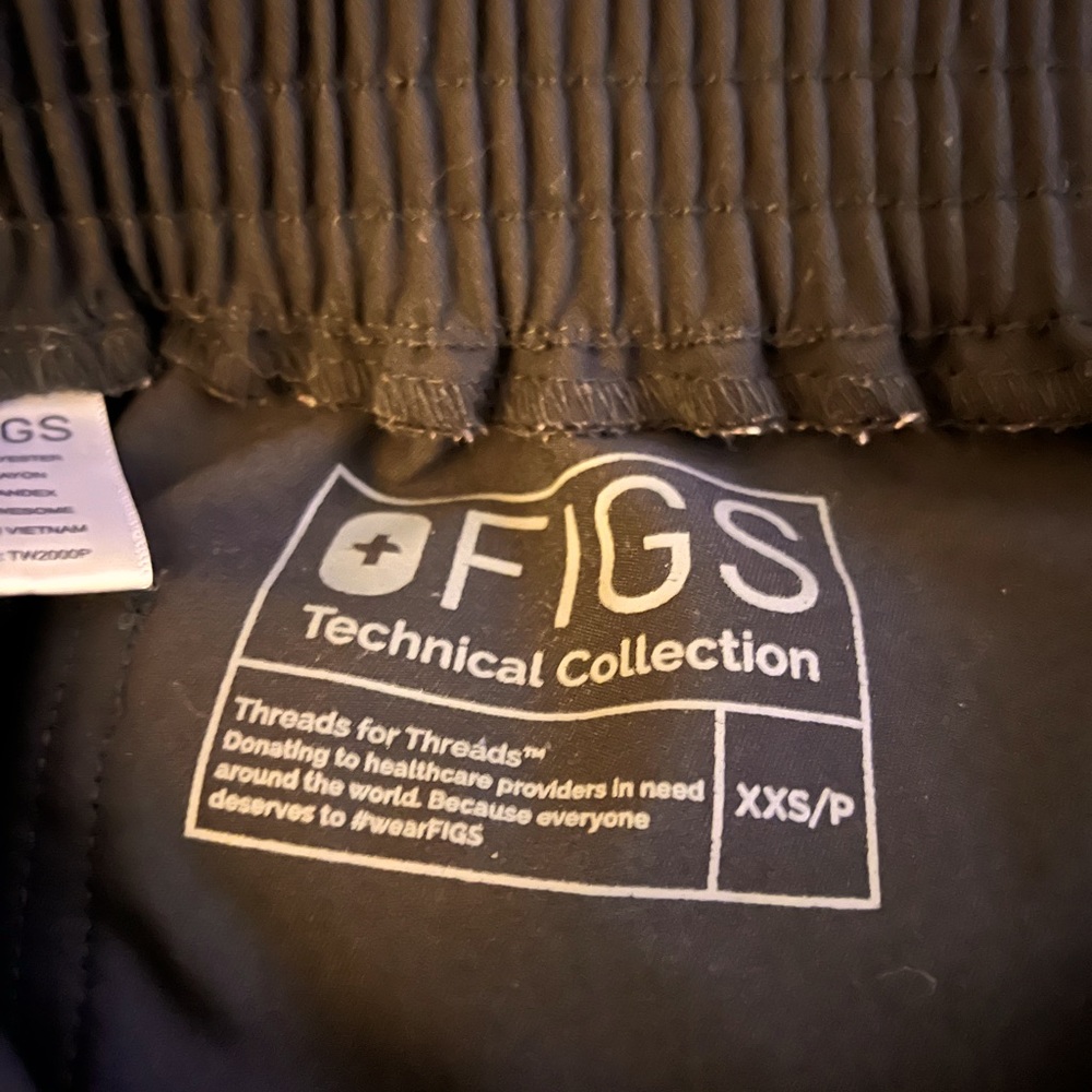 FIGS Yola skinny scrub pants